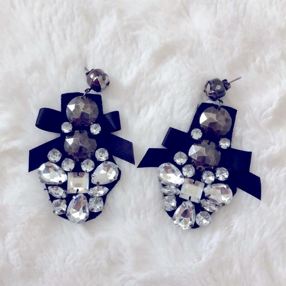 Forever 21 Jewelry - Black & Silver Stud Earrings